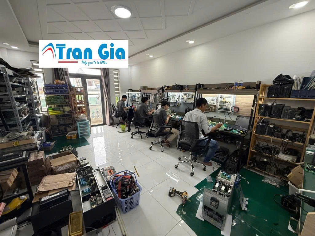Ảnh sửa chữa phòng kỹ thuật công ty Trần Gia